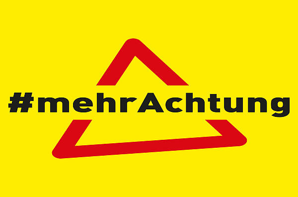 Logo: Text #MehrAchtung vor deinem roten Dreieck