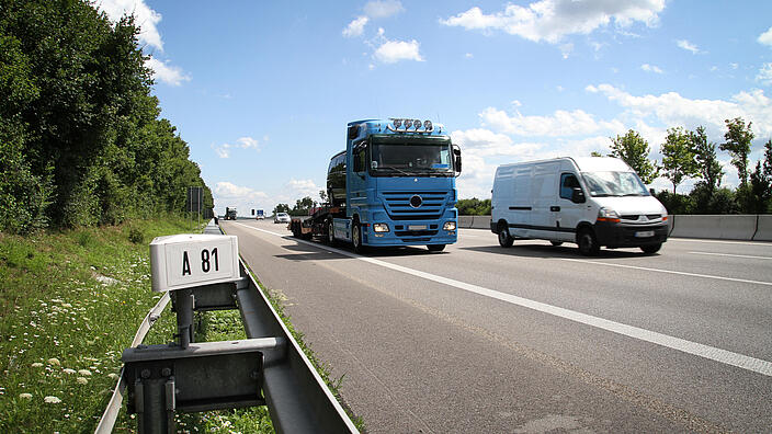  Lkw / Transport auf Autobahn