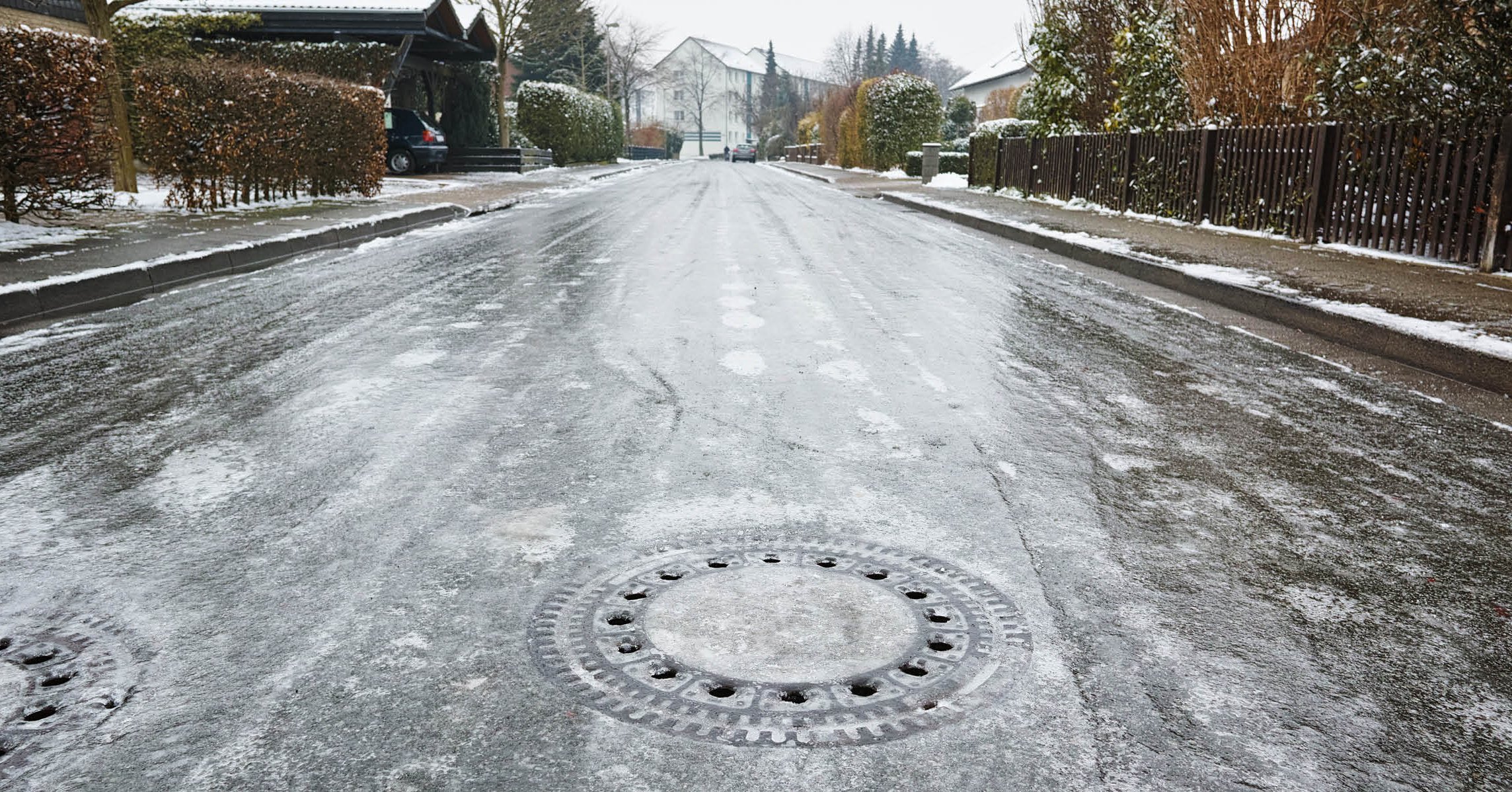 Blitzeis Albtraum im Straßenverkehr