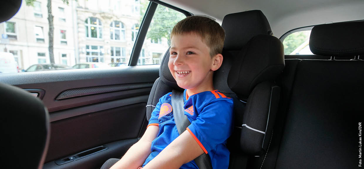 Gefahr auf dem Rücksitz: Kinder lenken Eltern beim Fahren ab - Blick